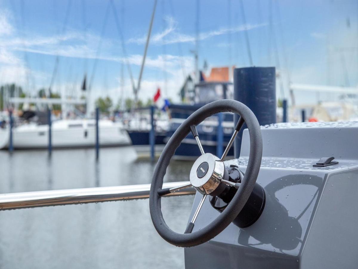 Luxury Houseboat In Volendam Marina Hotel Exterior foto